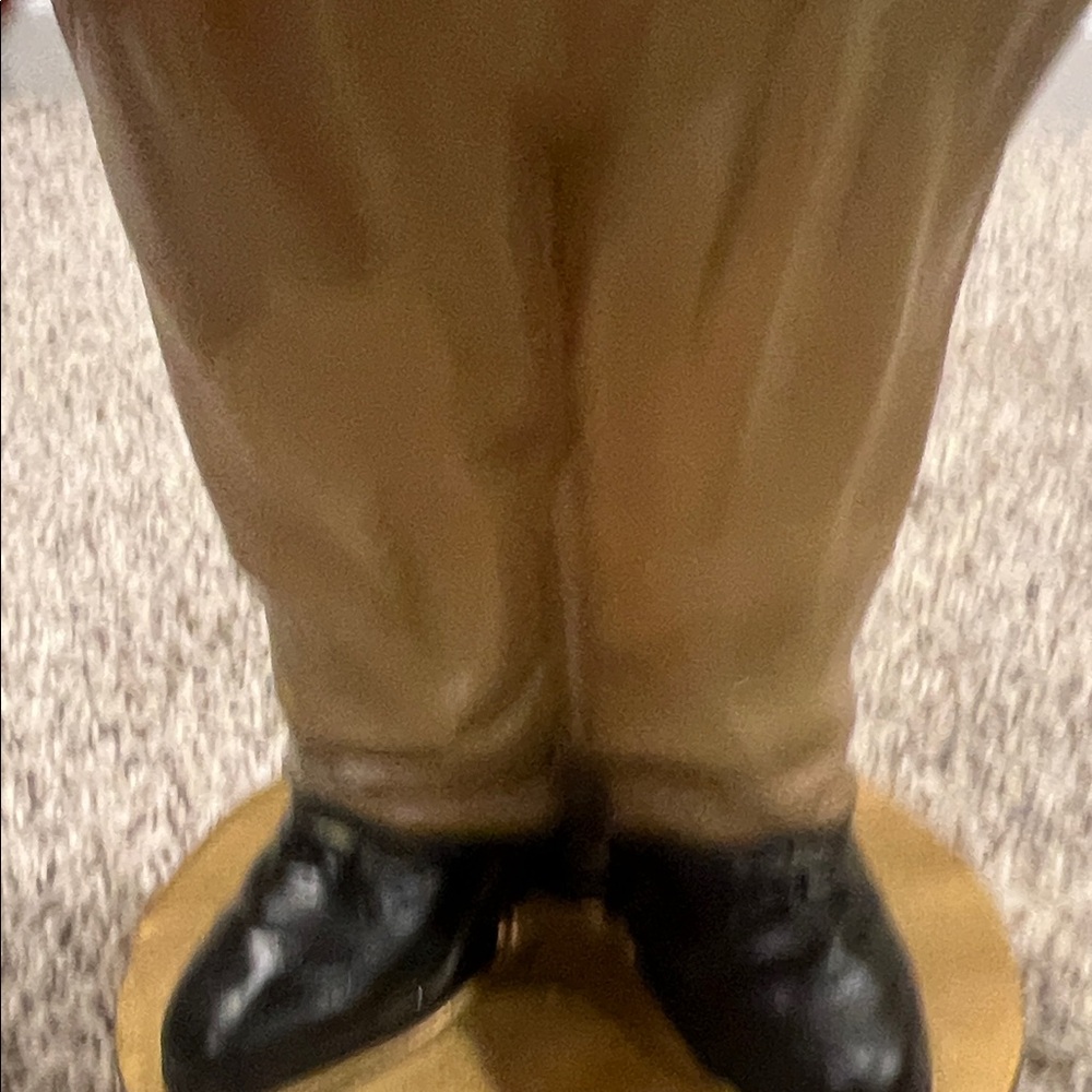 New Viral Tjmaxx Festive Bear Figurine with Gift Black Top Hat - Picture 7 of 17